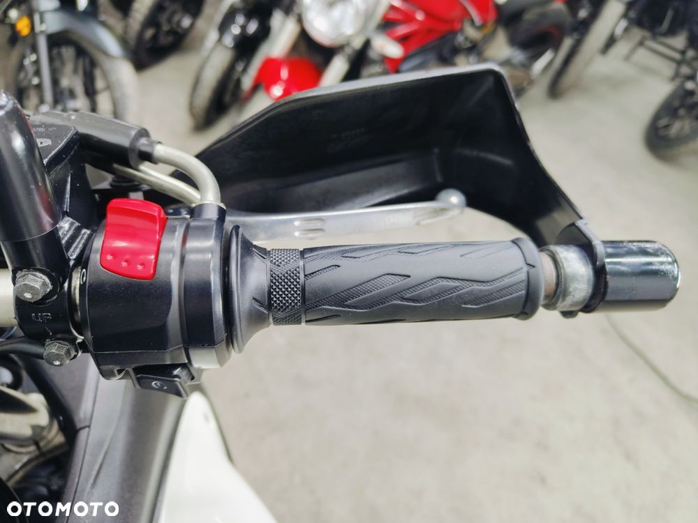 Suzuki V-STROM - 15