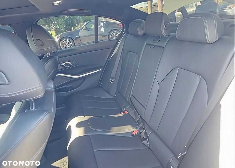 BMW Seria 3 M340i xDrive mHEV sport - 10