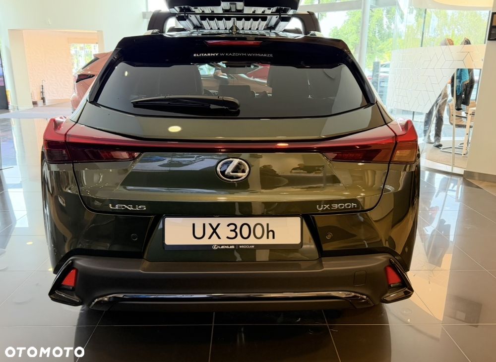 Lexus UX - 3