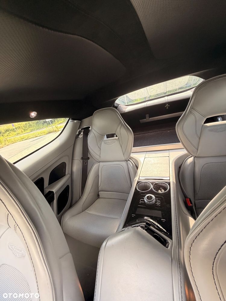 Aston Martin Rapide - 28
