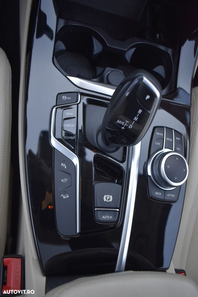 BMW X3 xDrive20d AT Advantage - 35