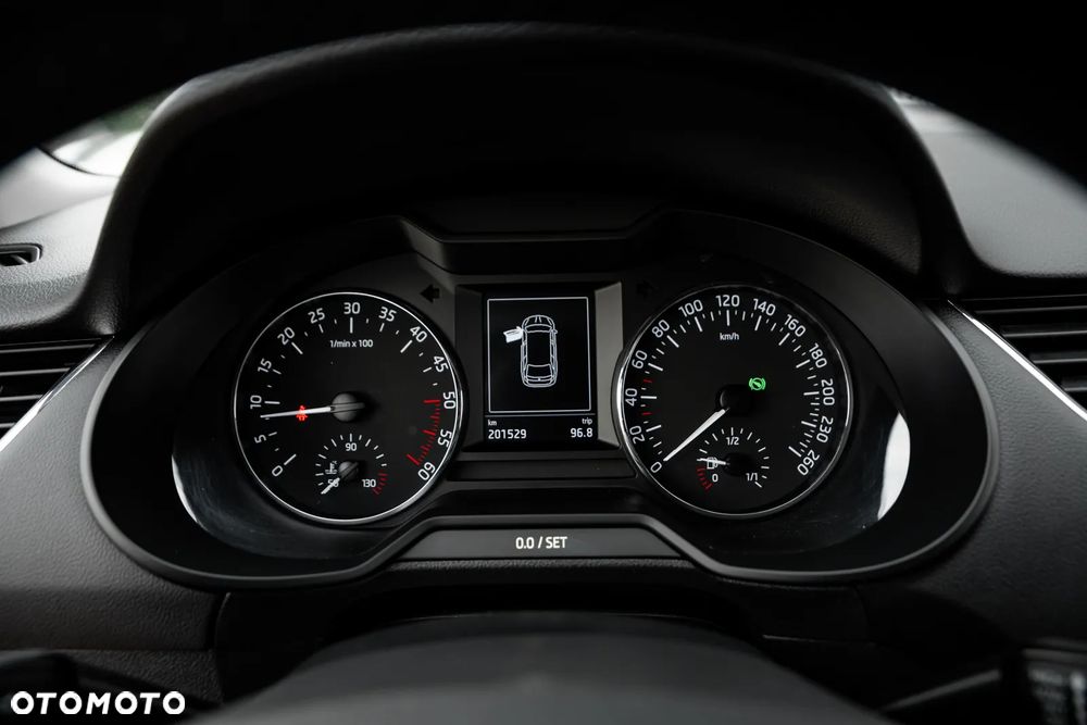 Skoda Octavia 2.0 TDI 4x4 Elegance DSG - 30