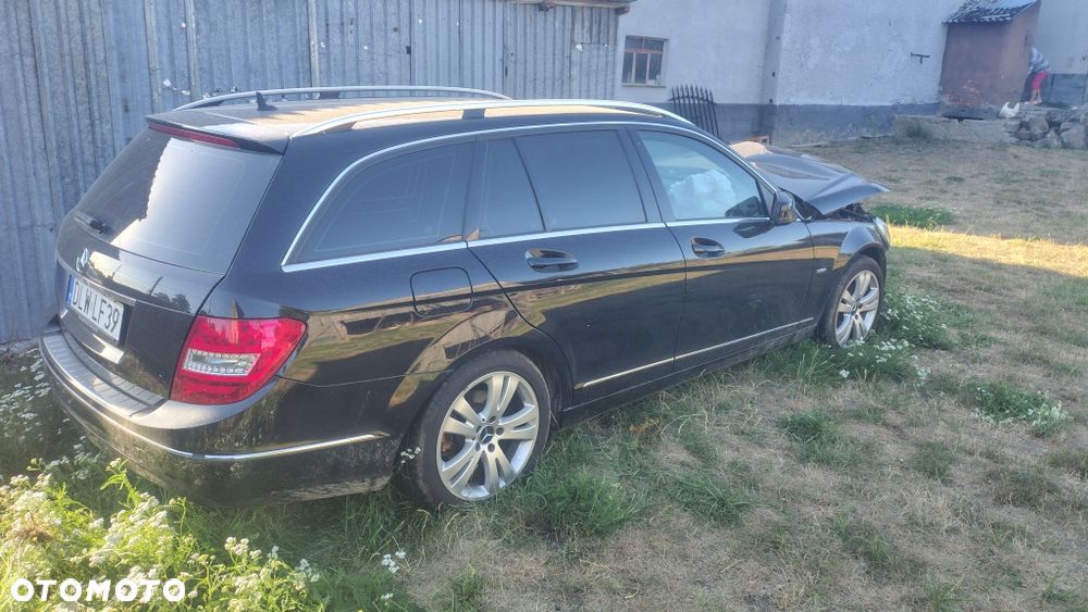 Mercedes-Benz C-Class 2011 photo 4