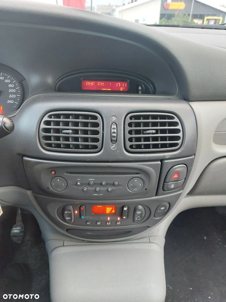 Renault Scenic - 15