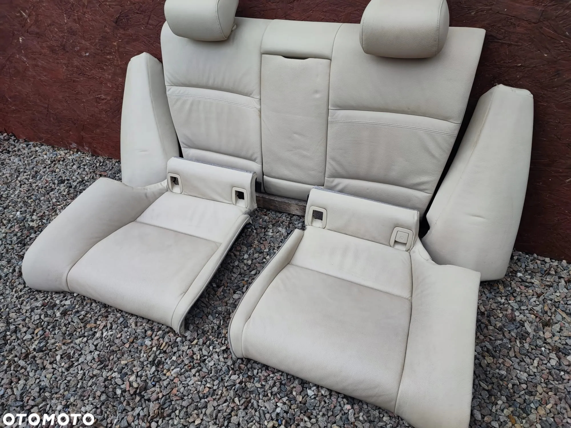 BMW E92 / E92 LCI. ORYGINALNY KOMPLET KANAPA TYŁ SKÓRA ( KOL. DAKOTA CREAMBEIGE ) + PODŁOKIETNIK Z CUP HOLDEREM. O NR: 6 972 943 / 6 972 940 / 6 972 935 OEM. W BARDZO DOBRYM STANIE TECHNICZNYM. - 3