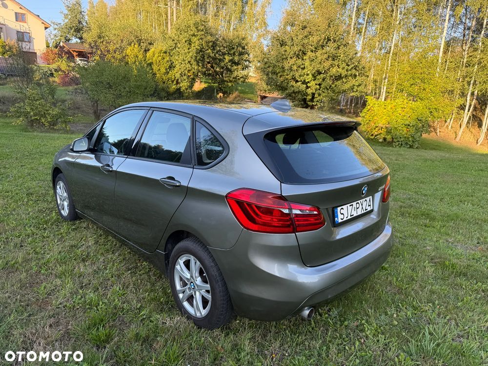 BMW Seria 2 216d Sport Line - 8