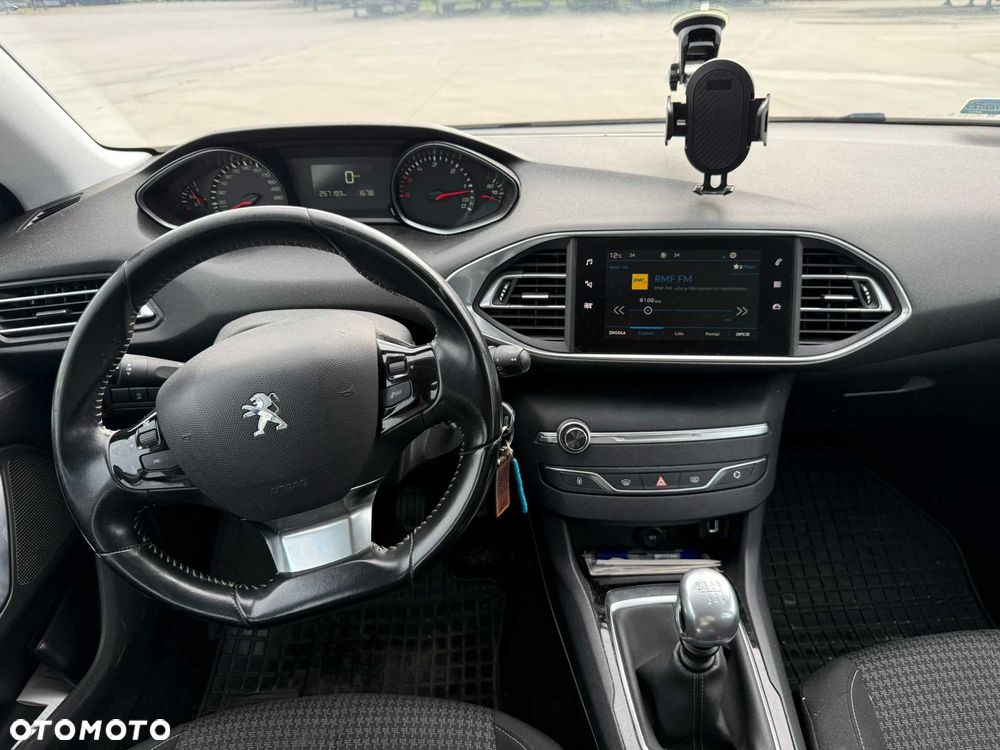 Peugeot 308 - 4