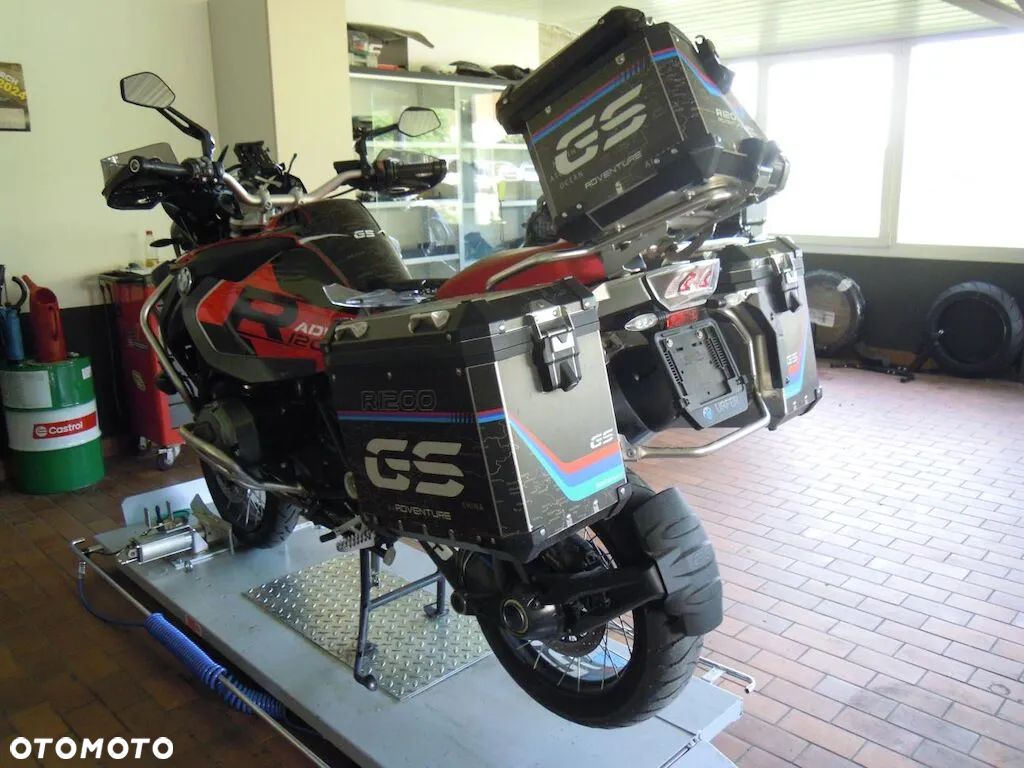 BMW R - 1