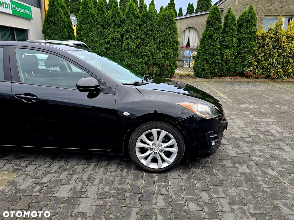 Mazda 3 1.6 CD Exclusive + - 17