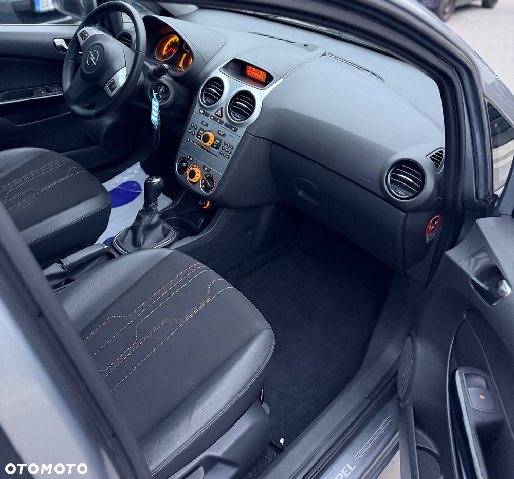Opel Corsa 1.4 16V Innovation 110 Jahre - 14