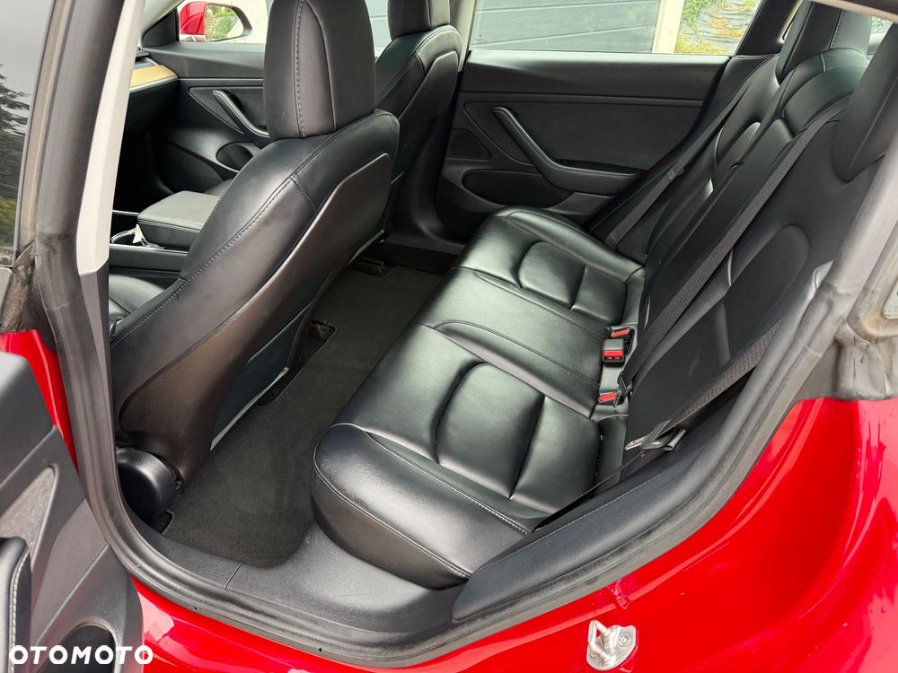 Tesla Model 3 - 35