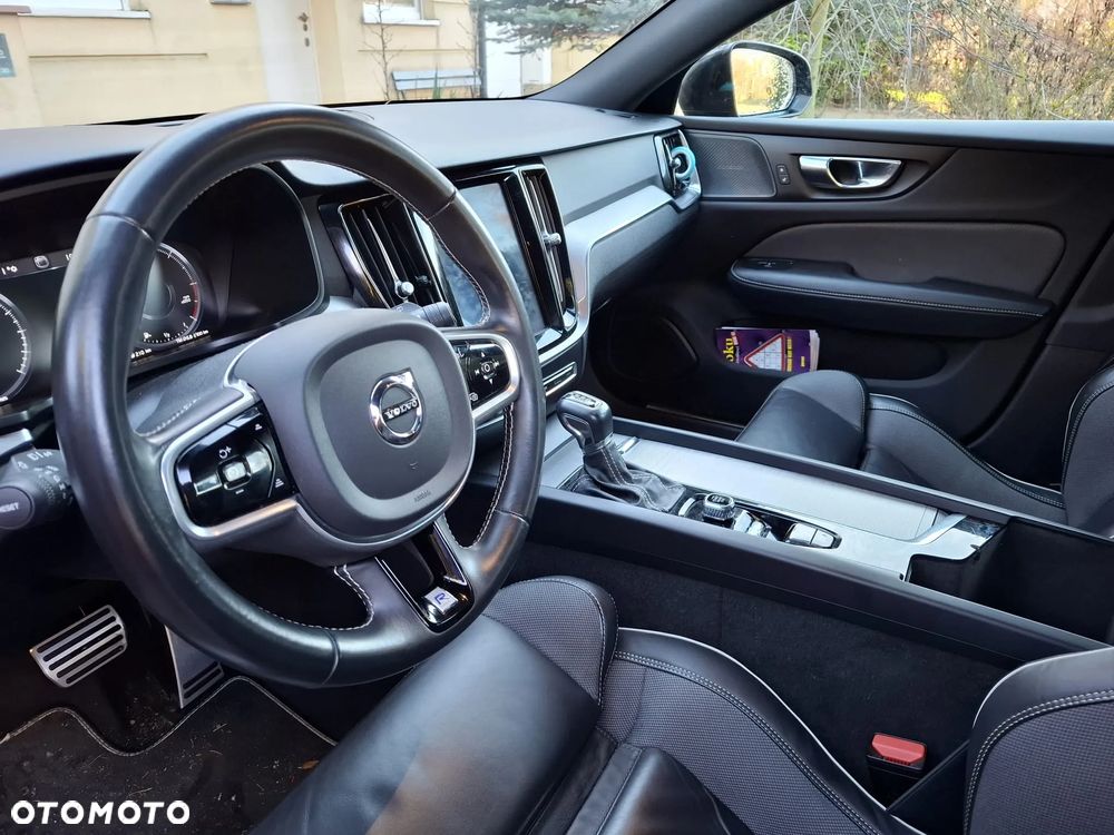 Volvo V60 D3 R-Design - 23