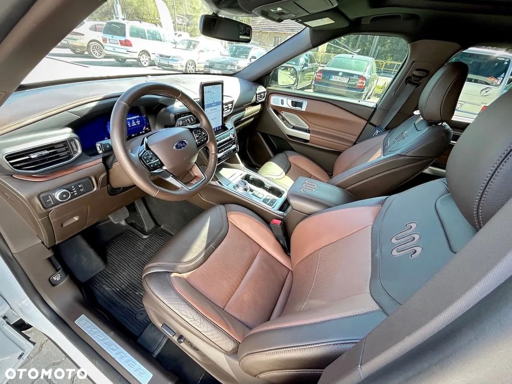 Ford Explorer - 13