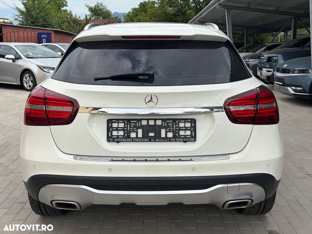 Mercedes-Benz GLA 220 d Aut. - 11