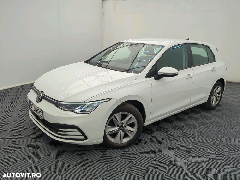 Volkswagen Golf - 1