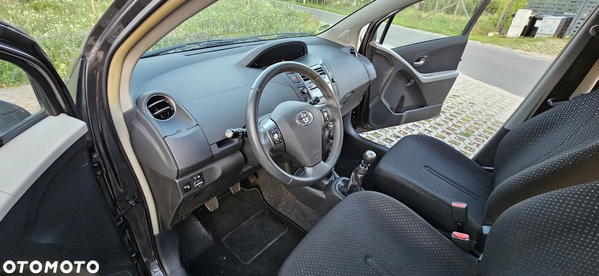 Toyota Yaris 1.33 Dynamic - 9