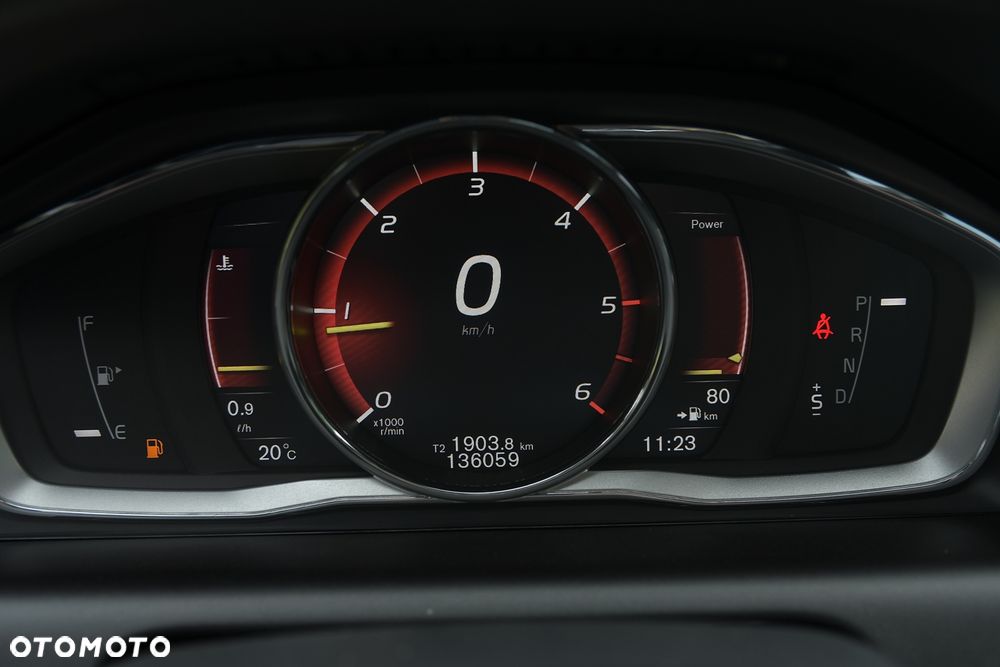 Volvo XC 60 D3 Drive-E Ocean Race - 35