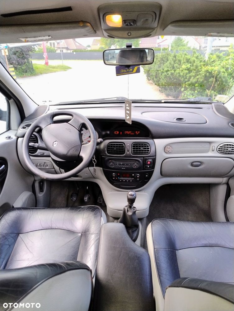 Renault Scenic RX4 - 5
