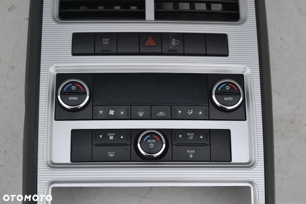 DODGE JOURNEY PANEL STEROWANIA KLIMATYZACJI RAMKA ŚRODKOWA KRATKI NAWIEWU PRZEŁĄCZNIKI 55111898AE 04602562AG - 3