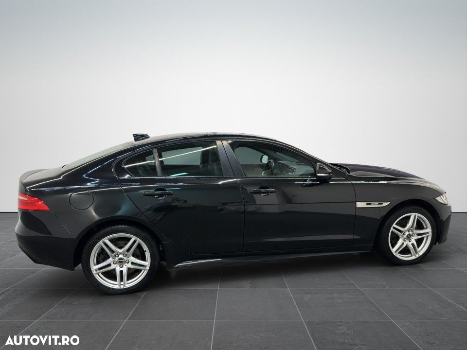 Jaguar XE 2.0 AWD R-Sport - 8