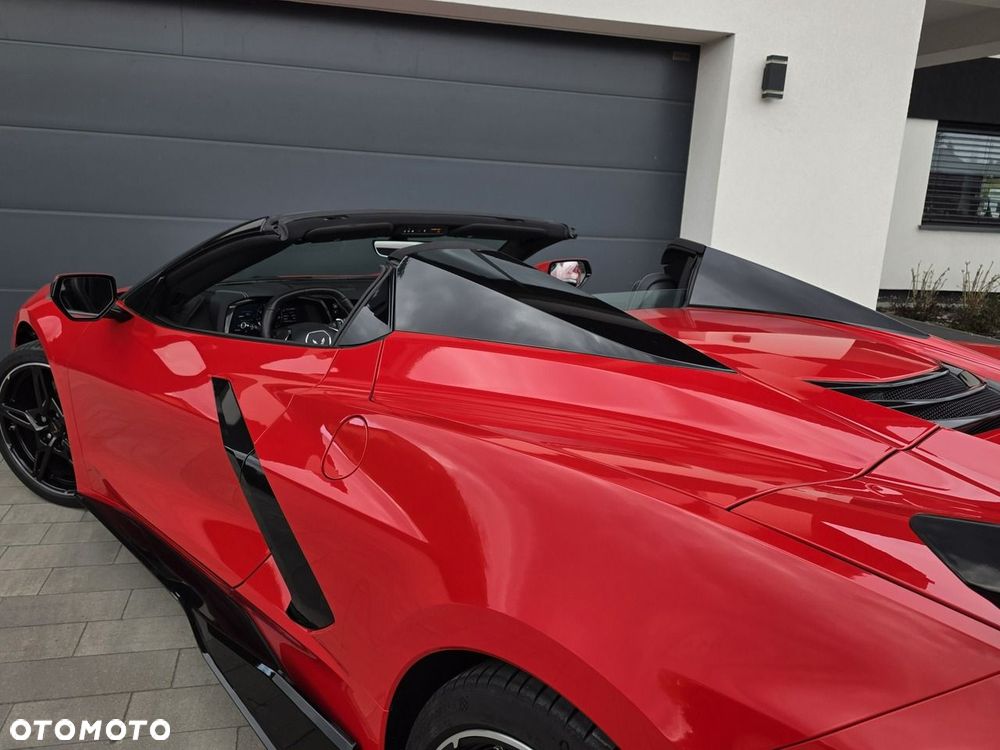 Chevrolet Corvette - 24