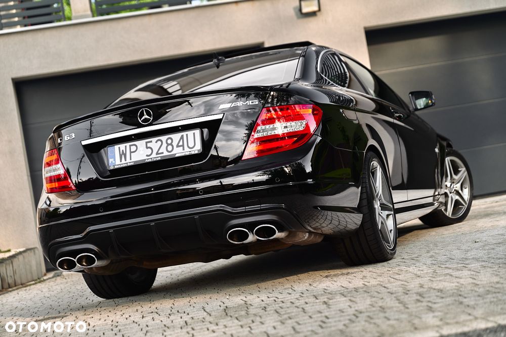 Mercedes-Benz Klasa C 63 AMG - 4