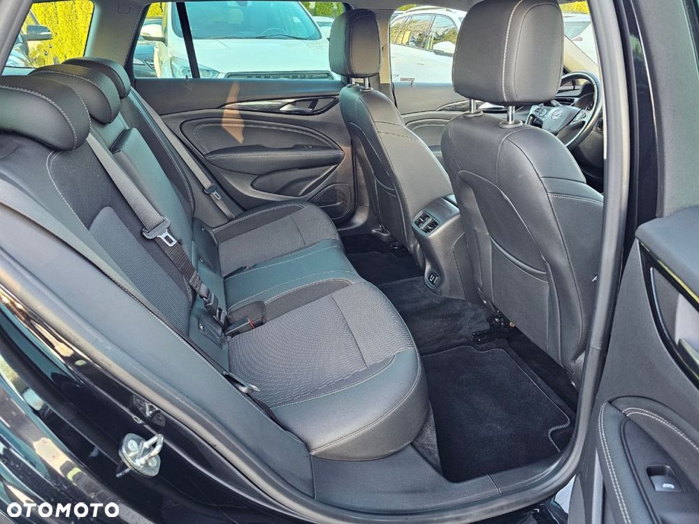 Opel Insignia - 21