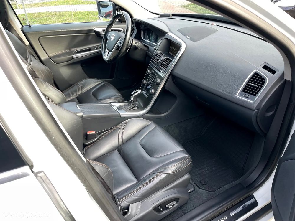 Volvo XC 60 T6 AWD Geartronic Summum - 10