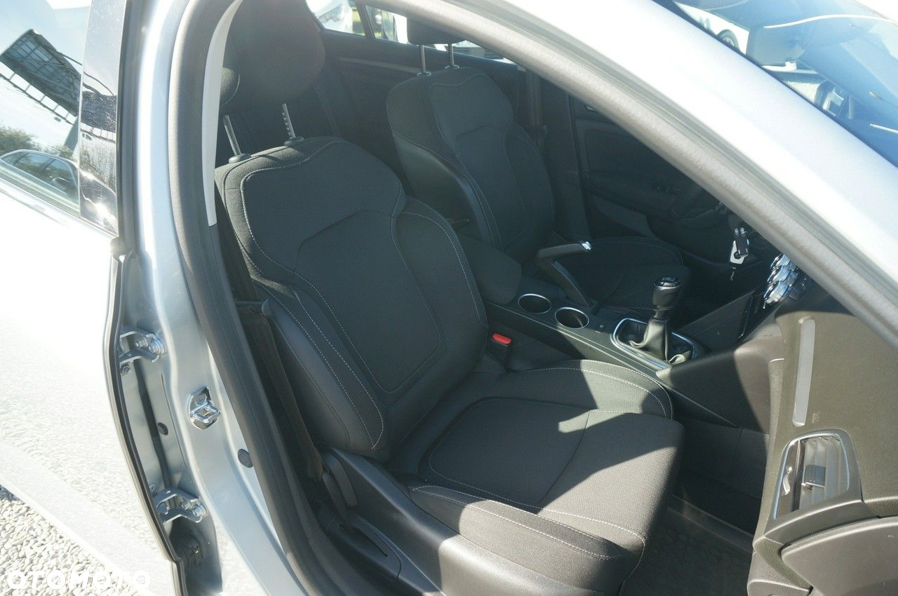Renault Megane 1.3 TCe FAP Zen - 29