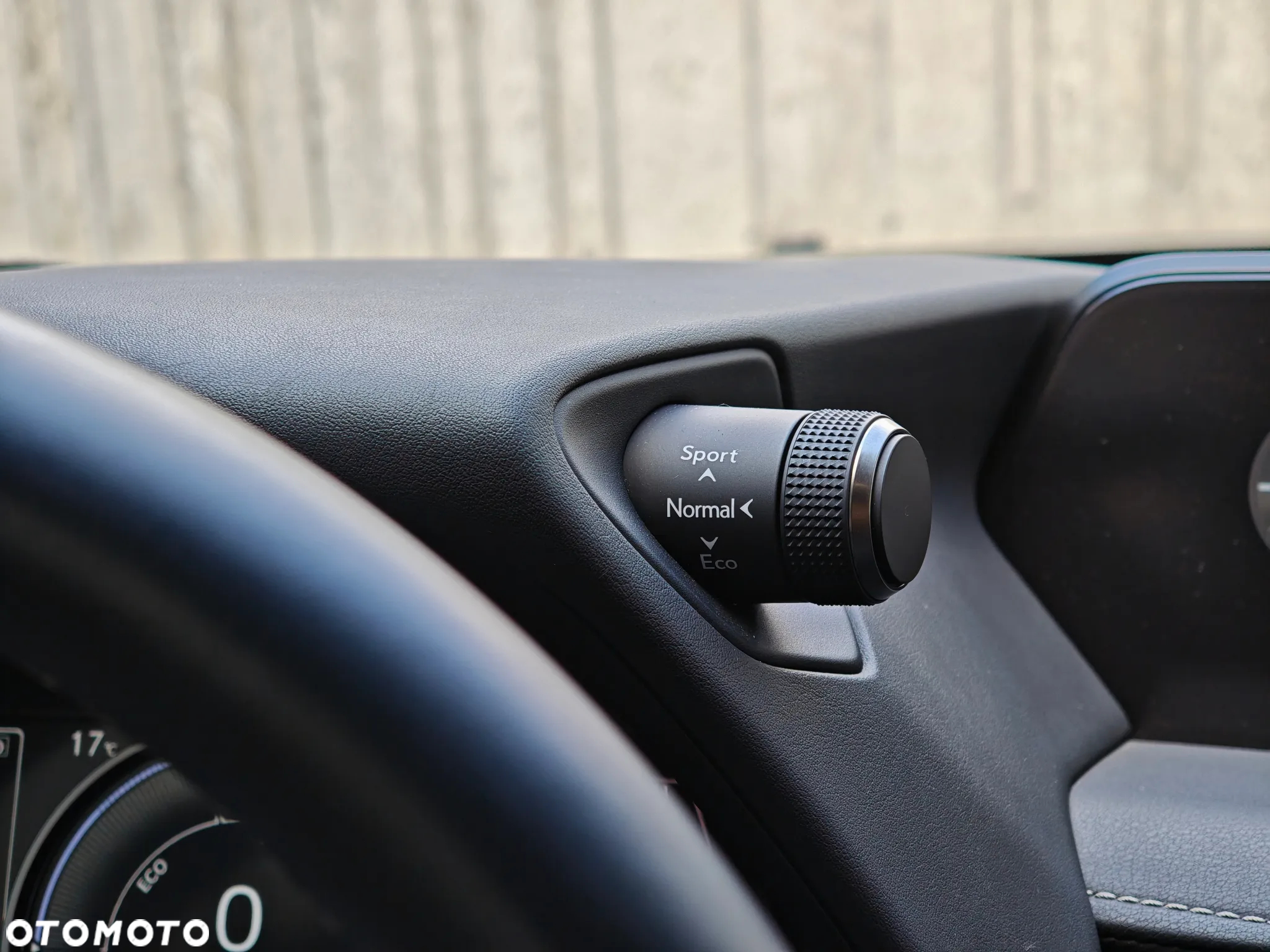 Lexus UX 250h GPF F Impression 2WD - 33