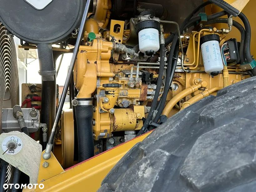 Caterpillar CS-563E - 13