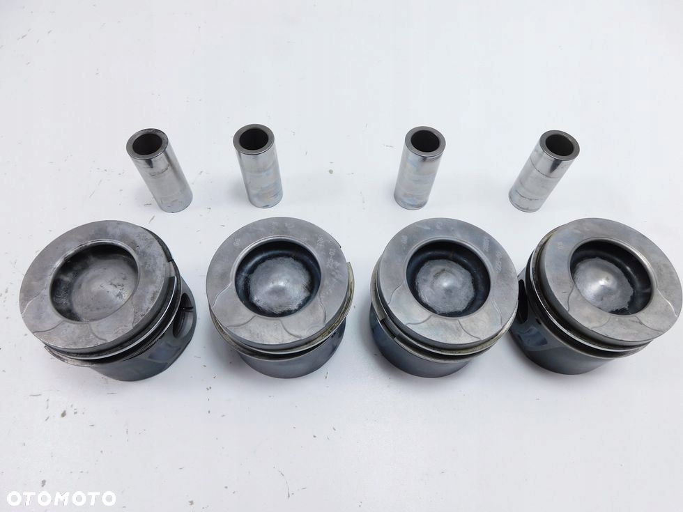 Tłok tłoki 2.0 HDI TDCI EURO5 Ford Peugeot Citroen C5 III S-Max Galaxy 508 - 1
