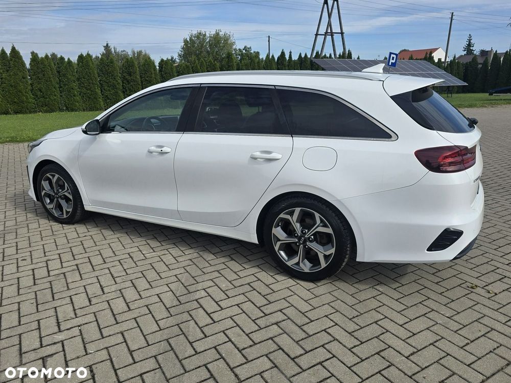 Kia Ceed - 12