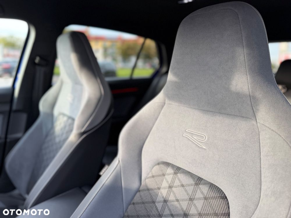 Volkswagen Golf - 11