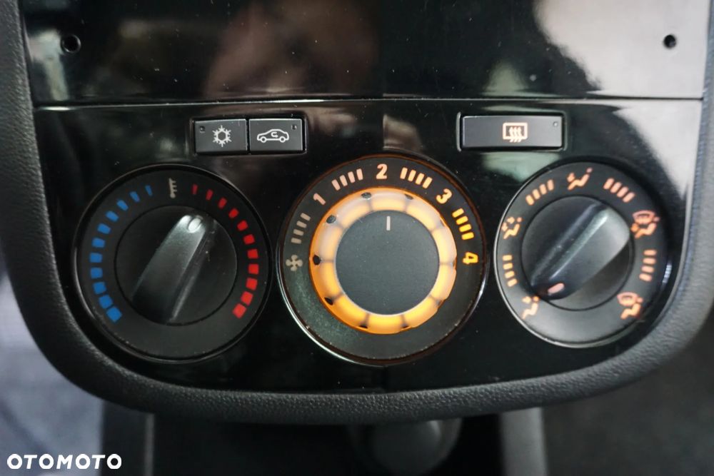 Opel Corsa 1.2 16V Cosmo - 33