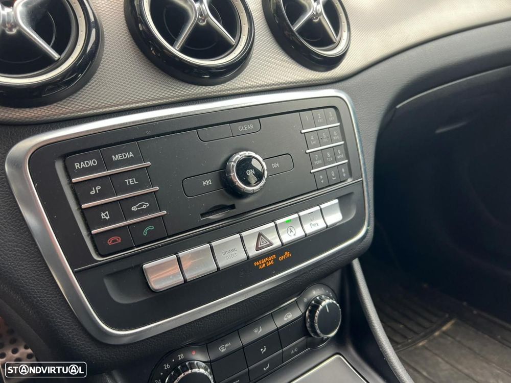 Mercedes-Benz CLA 180 d AMG Line - 11