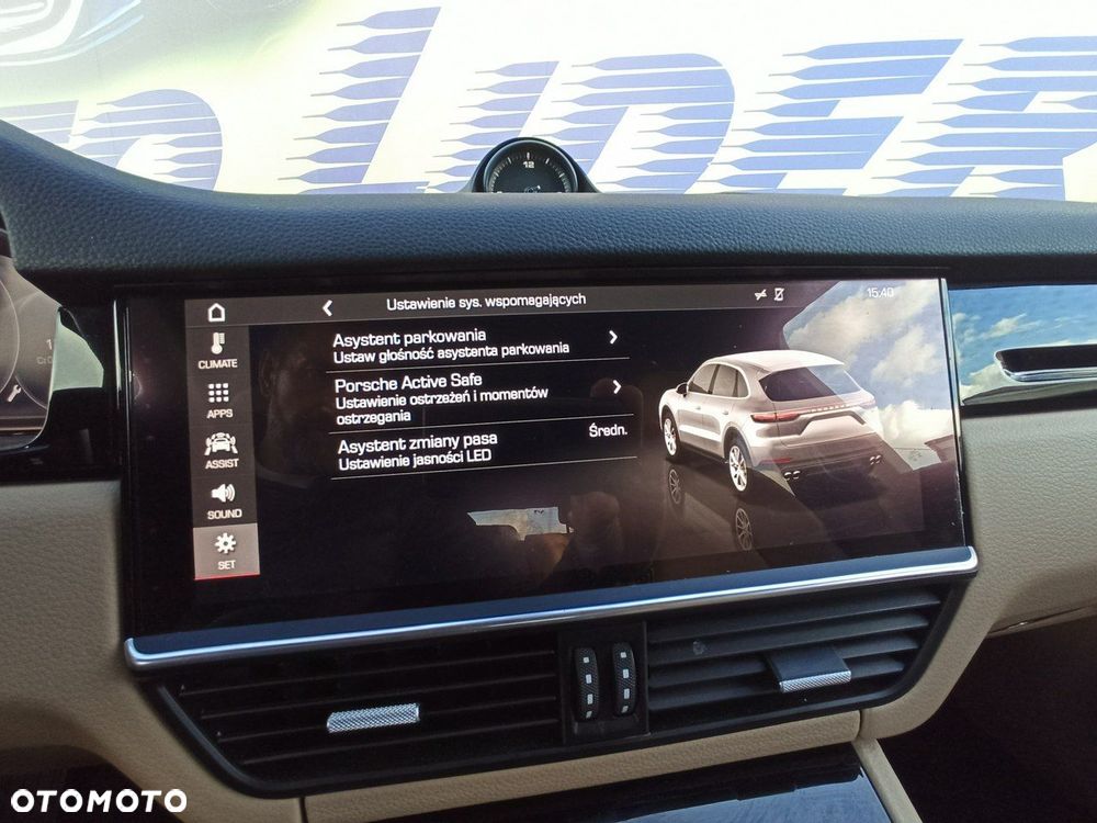 Porsche Cayenne - 28