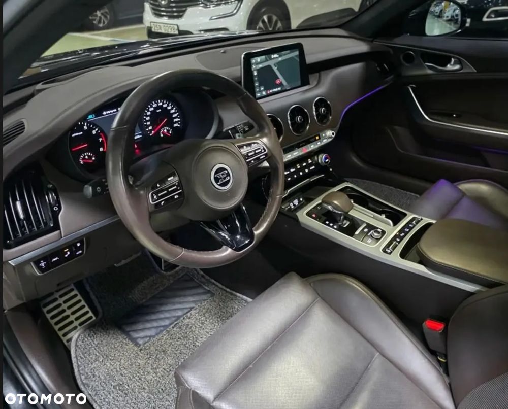 Kia Stinger - 13