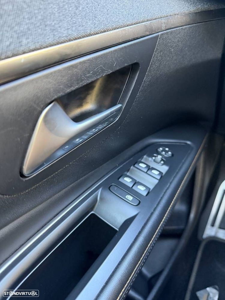 Peugeot 5008 1.2 PureTech GT EAT8 - 34