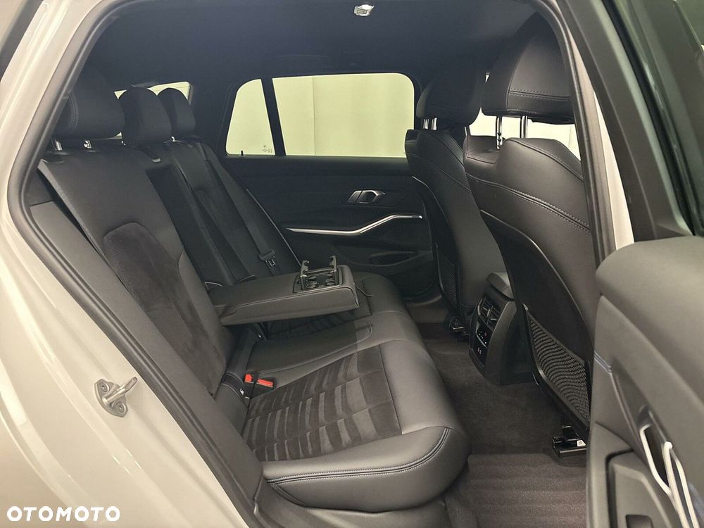 BMW Seria 3 320d xDrive M Sport sport - 21
