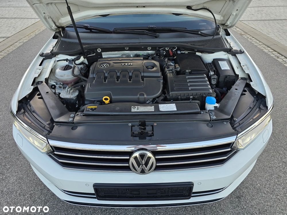 Volkswagen Passat - 17