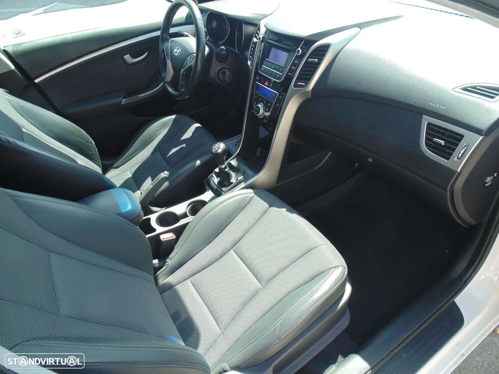 Hyundai i30 SW 1.6 CRDi GO! - 18
