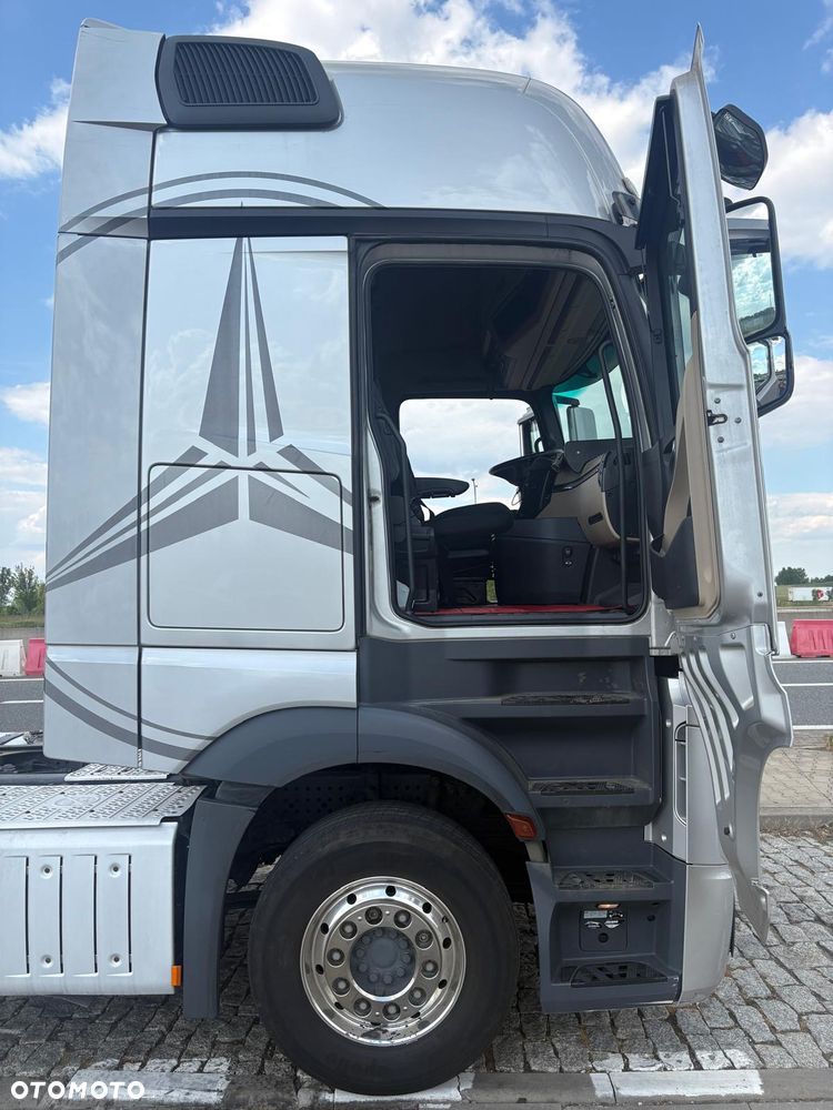 Mercedes-Benz Actros - 12