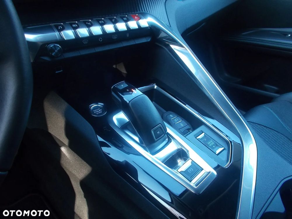 Peugeot 3008 1.2 PureTech Active Pack S&S EAT8 - 15