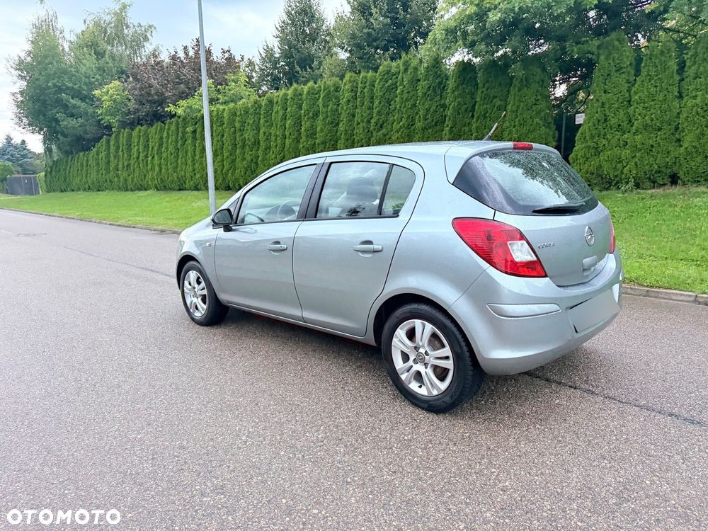 Opel Corsa - 25