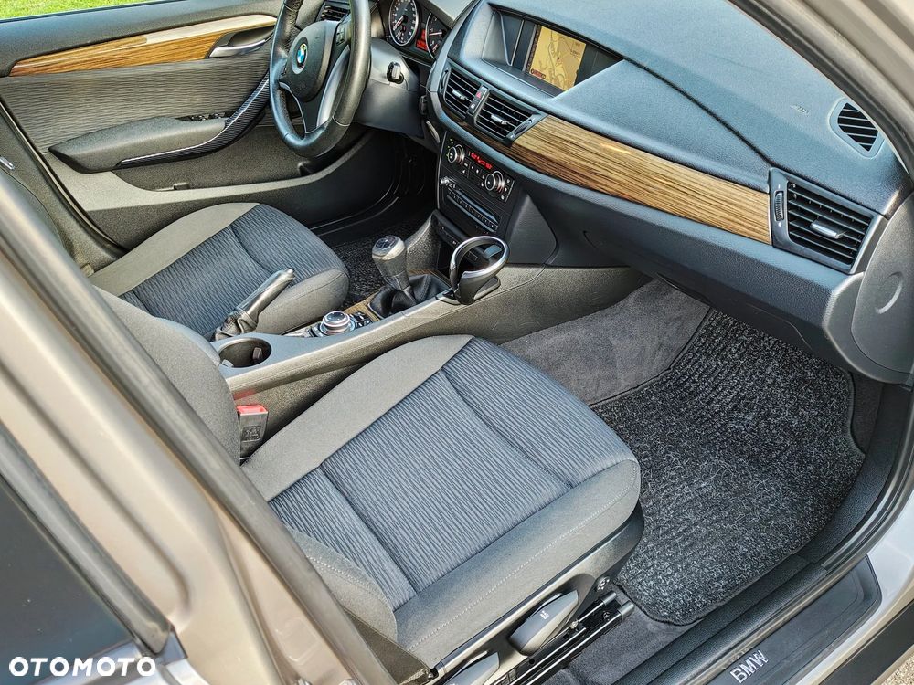 BMW X1 sDrive18i - 34