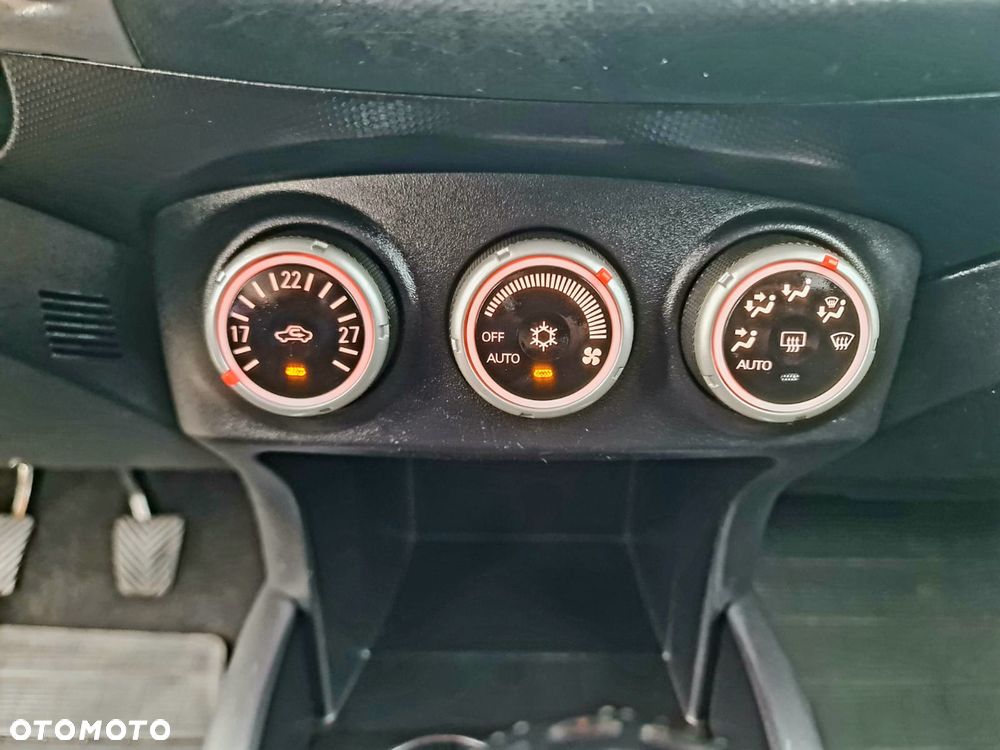 Mitsubishi Outlander 2.4 4WD Invite - 30