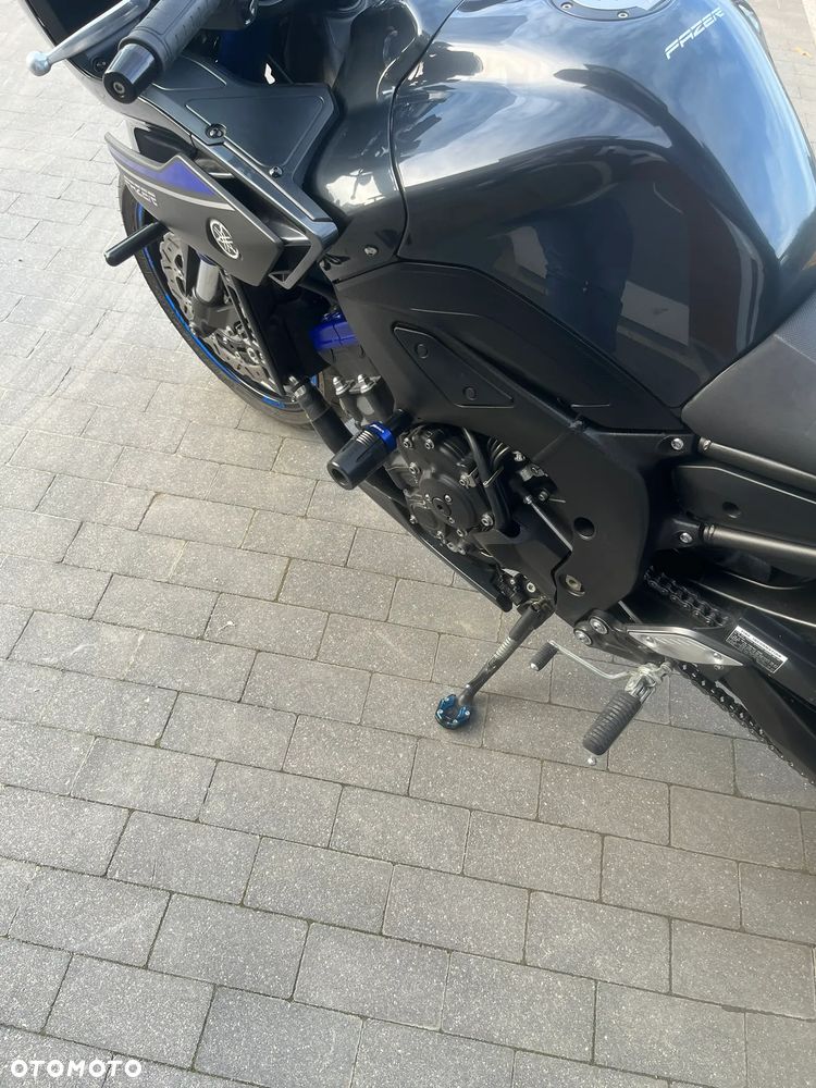 Yamaha FZ8 - 20
