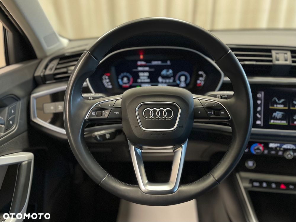 Audi Q3 Sportback - 11