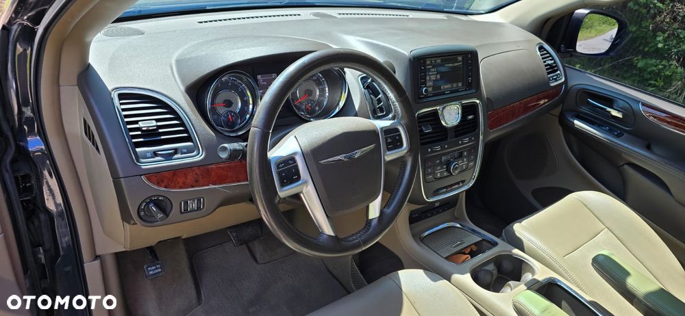 Chrysler Town & Country 3.6 Touring - 10